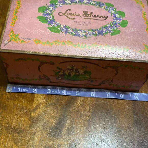 Vintage Chocolate Box from Paris/New York - Picture 2 of 14